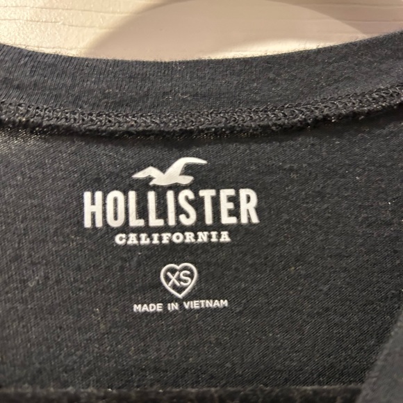 black front-knot crop top - Picture 2 of 2